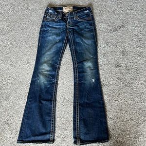 Love these jeans, but they don’t fit me anymore. They have been worn.